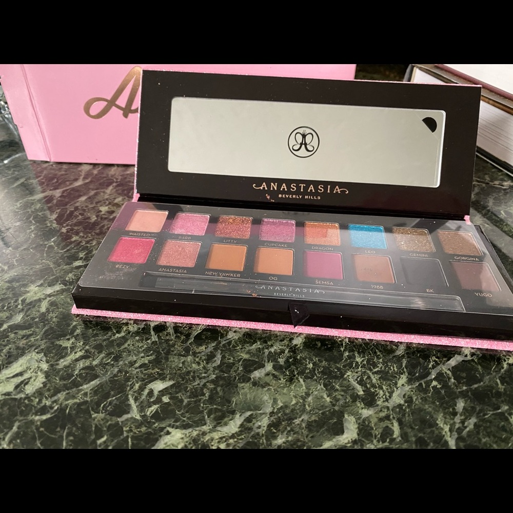 Anastasia makeup pallet.